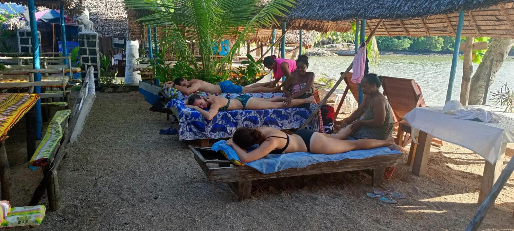 Piscine Bimoko Hotel Nosy-Be Buitenkant foto